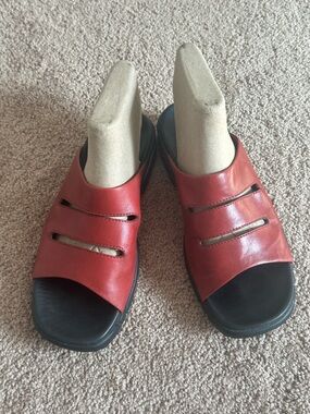 Cole Haan Red Eclipse Leather Sandals - 8